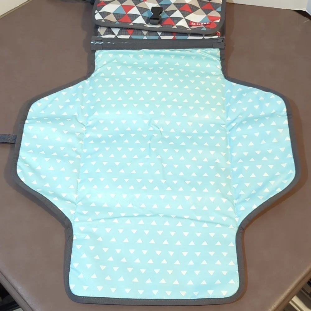 Skip Hop Pronto Baby Changing Station Portable Wristlet Triangle pattern